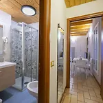 لو ستانزي ديل لاغو كومو
