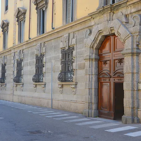 Le Stanze Del 3* Como