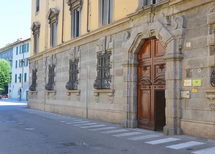 Le Stanze Del 3* Como