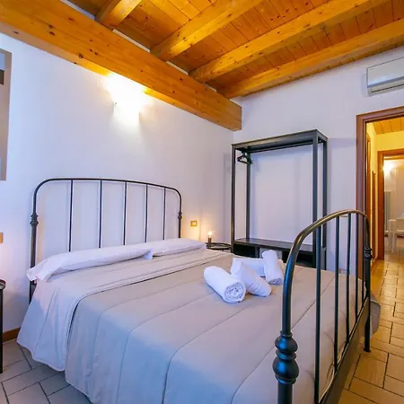 Le Stanze Del 3* Como